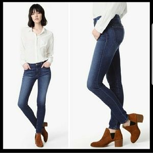 JOE'S JEANS /THE ICON

MID RISE SKINNY  SIZE 25